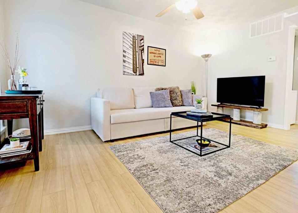 Dwell By Design & Arboretum Tickets Included Dallas Ngoại thất bức ảnh
